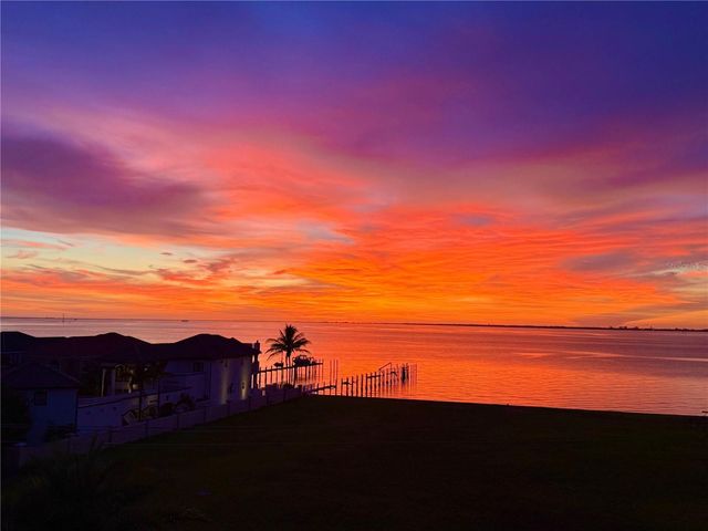 6418 MAYRA SHORES LANE, Apollo Beach, FL 33572