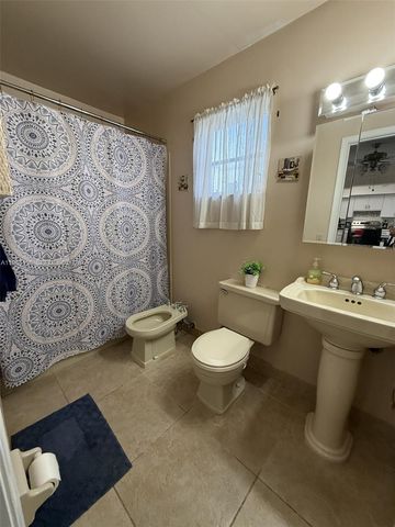 4012 SW 102 court, Miami, FL 33165