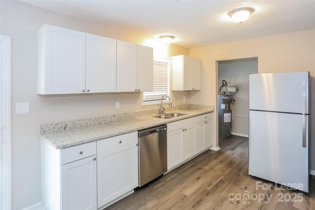 2700 Sunset Drive, Gastonia, NC 28054