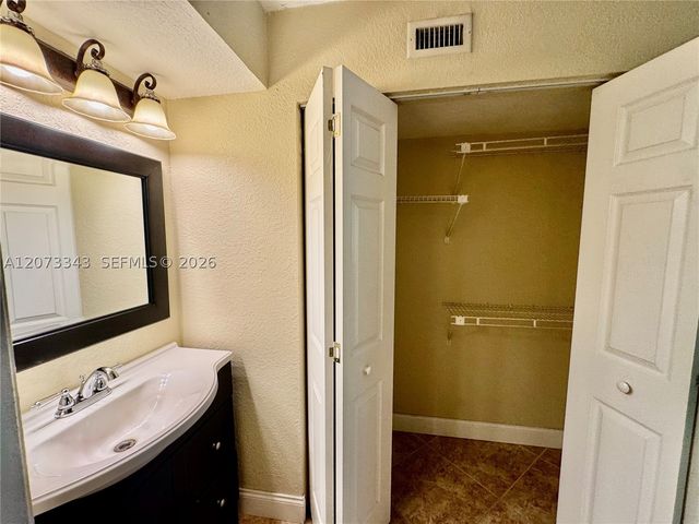 621 Lyons Rd 9205, Coconut Creek, FL 33063