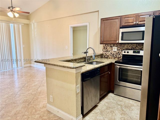 621 Lyons Rd 9205, Coconut Creek, FL 33063