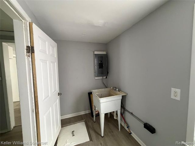 21356 Westview Avenue, Ferndale, MI 48220