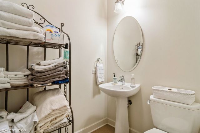225 N Columbus Drive 6608, Chicago, IL 60601