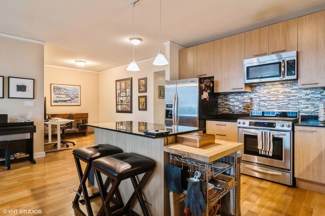 225 N Columbus Drive 6608, Chicago, IL 60601