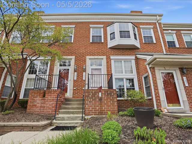 135 W Kenilworth Avenue, Royal Oak, MI 48067
