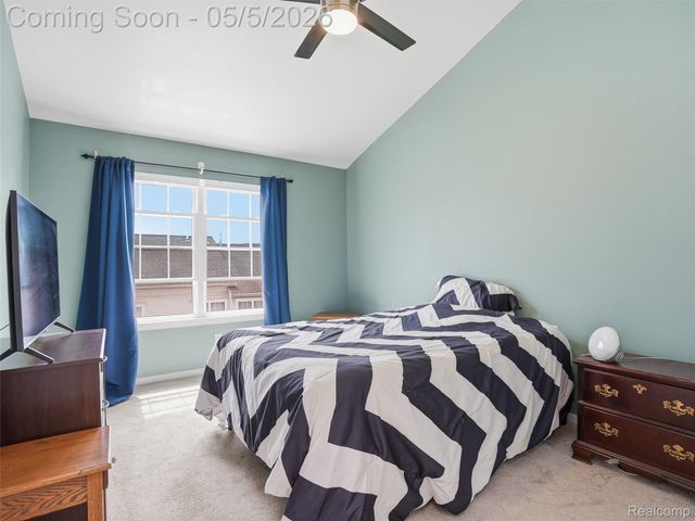 135 W Kenilworth Avenue, Royal Oak, MI 48067
