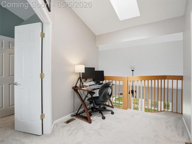 135 W Kenilworth Avenue, Royal Oak, MI 48067