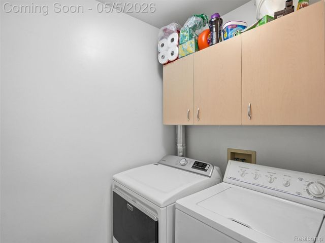 135 W Kenilworth Avenue, Royal Oak, MI 48067