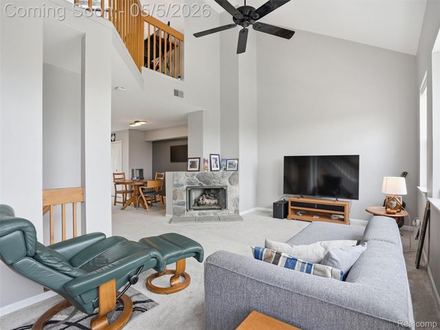135 W Kenilworth Avenue, Royal Oak, MI 48067