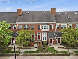 135 W Kenilworth Avenue, Royal Oak, MI 48067