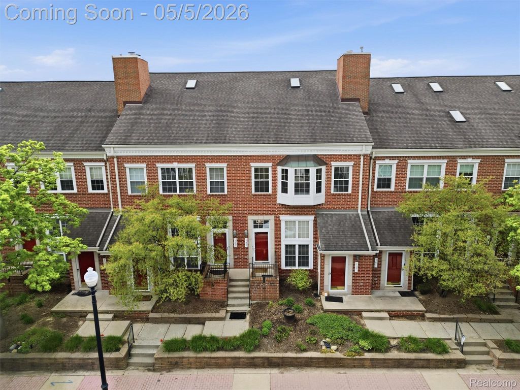 135 W Kenilworth Avenue, Royal Oak, MI 48067