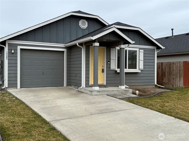 1242 SW Carver Street, College Place, WA 99324