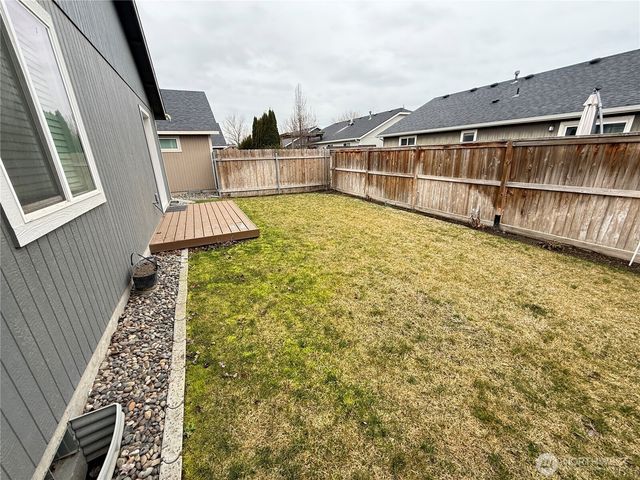 1242 SW Carver Street, College Place, WA 99324