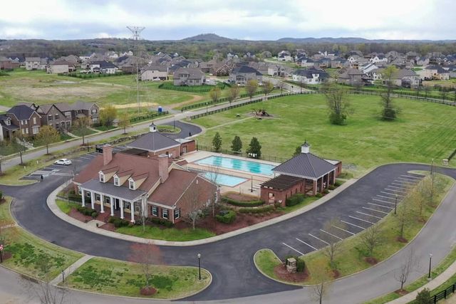 1330 Halter Park Dr, Gallatin, TN 37066