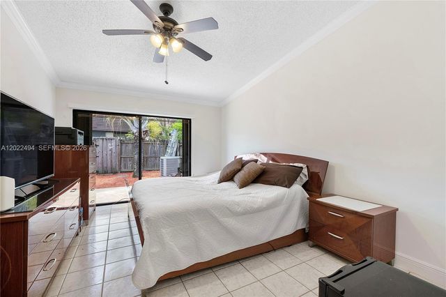 3840 Farragut St, Hollywood, FL 33021