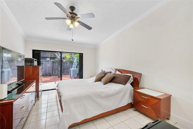 3840 Farragut St, Hollywood, FL 33021