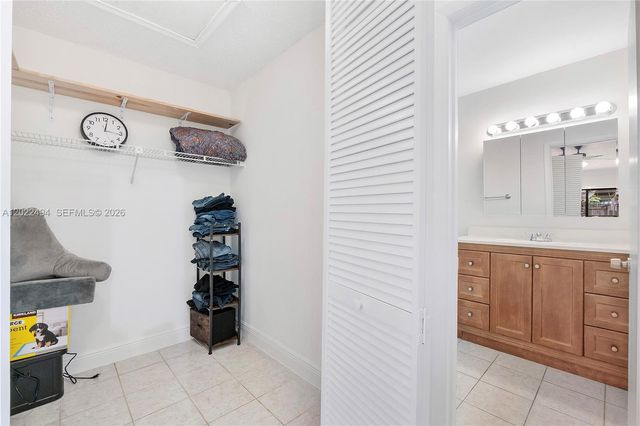 3840 Farragut St, Hollywood, FL 33021