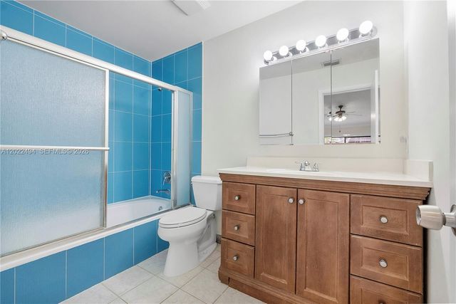 3840 Farragut St, Hollywood, FL 33021