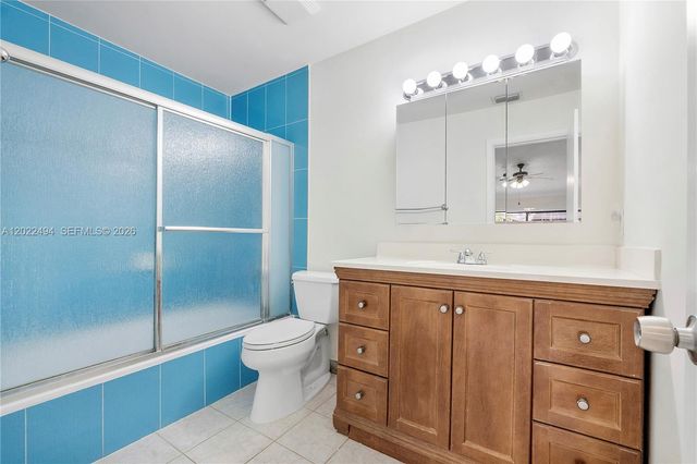 3840 Farragut St, Hollywood, FL 33021