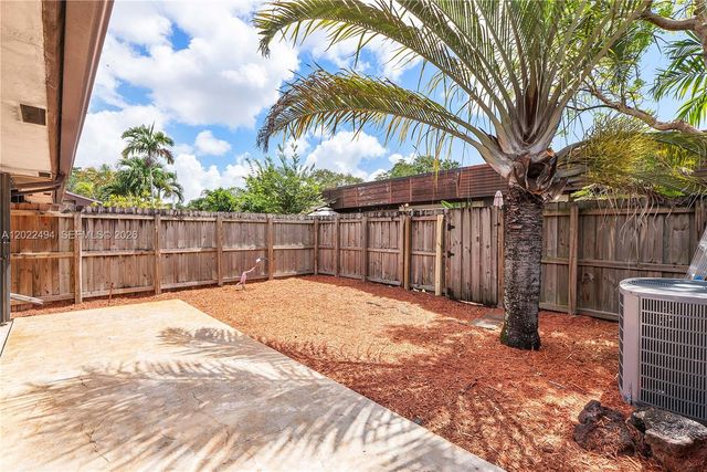 3840 Farragut St, Hollywood, FL 33021