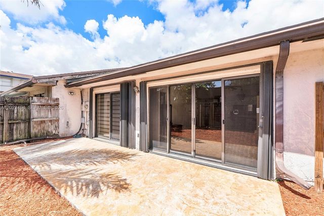 3840 Farragut St, Hollywood, FL 33021