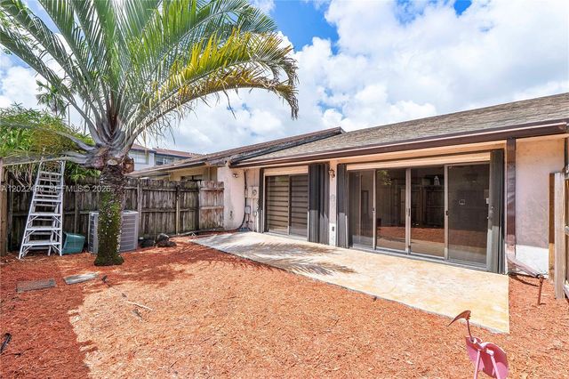 3840 Farragut St, Hollywood, FL 33021