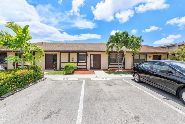 3840 Farragut St, Hollywood, FL 33021