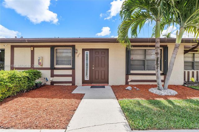 3840 Farragut St, Hollywood, FL 33021