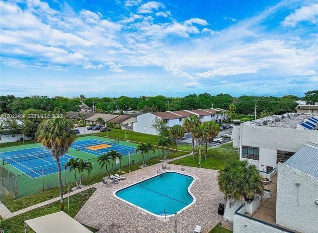 3840 Farragut St, Hollywood, FL 33021
