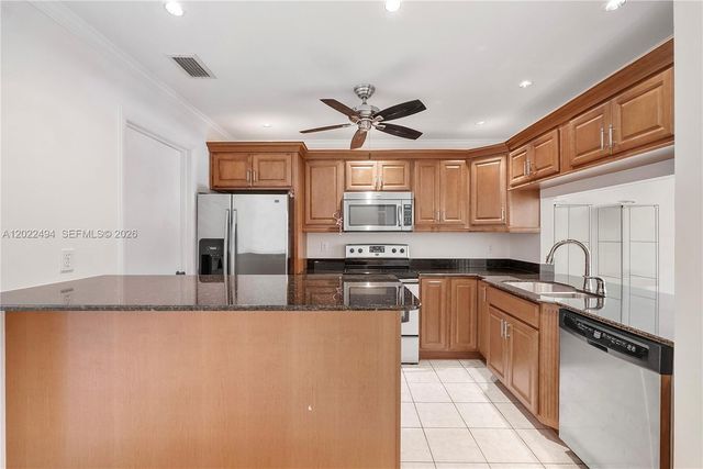 3840 Farragut St, Hollywood, FL 33021