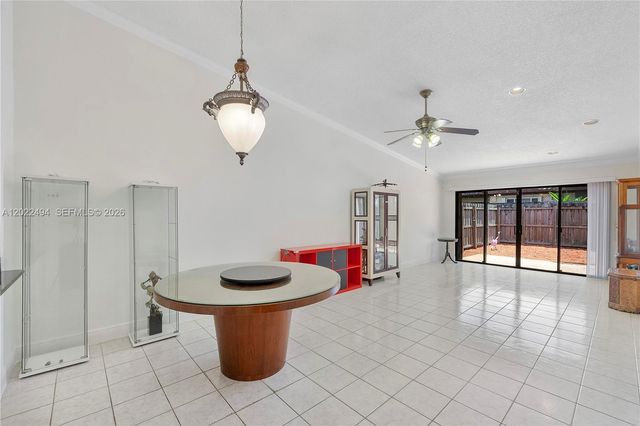 3840 Farragut St, Hollywood, FL 33021