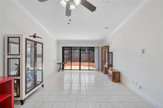 3840 Farragut St, Hollywood, FL 33021