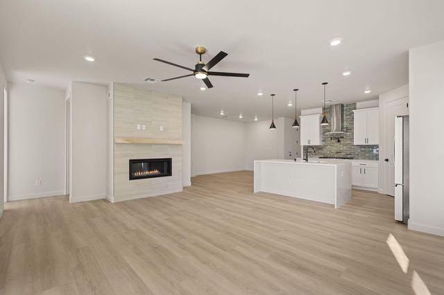 2420 Marble Avenue NE, Rio Rancho, NM 87144