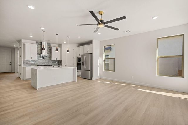 2420 Marble Avenue NE, Rio Rancho, NM 87144