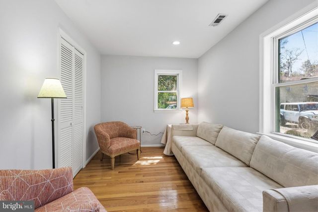 1423 SCHOOL LN, Lutherville Timonium, MD 21093