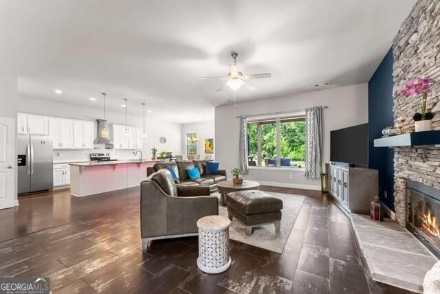 6619 Blue Cove Drive, Flowery Branch, GA 30542