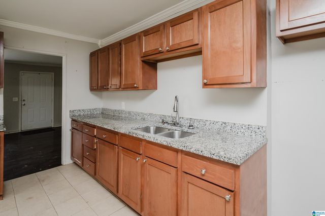 722 9TH STREET N, Bessemer, AL 35020