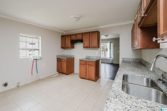 722 9TH STREET N, Bessemer, AL 35020