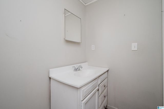 722 9TH STREET N, Bessemer, AL 35020