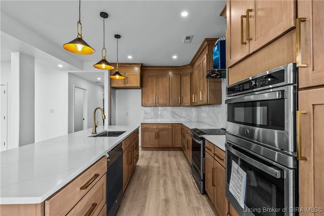 1020 Ridgeview Drive, Jeffersonville, IN 47130