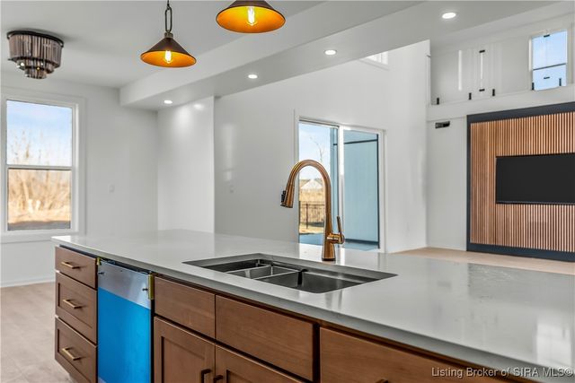 1020 Ridgeview Drive, Jeffersonville, IN 47130