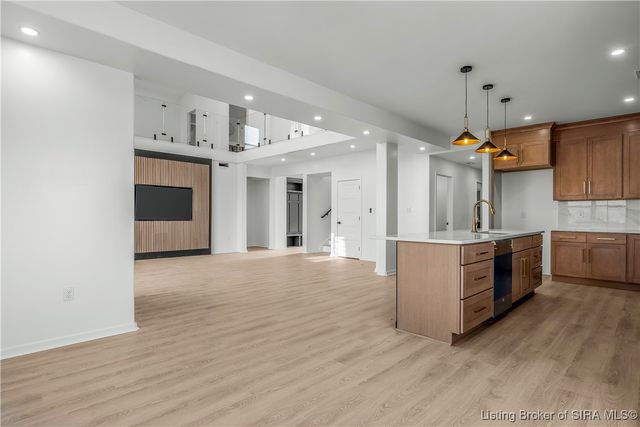 1020 Ridgeview Drive, Jeffersonville, IN 47130