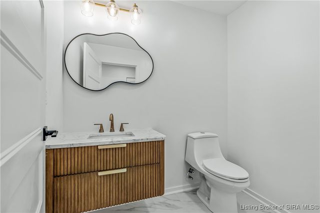 1020 Ridgeview Drive, Jeffersonville, IN 47130