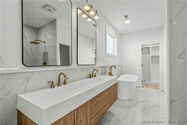 1020 Ridgeview Drive, Jeffersonville, IN 47130