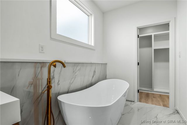 1020 Ridgeview Drive, Jeffersonville, IN 47130