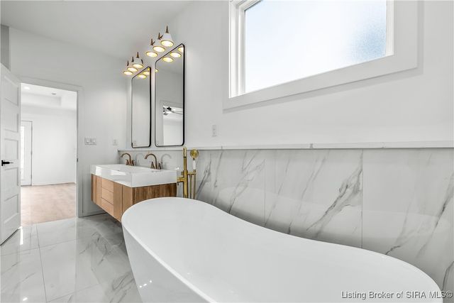 1020 Ridgeview Drive, Jeffersonville, IN 47130