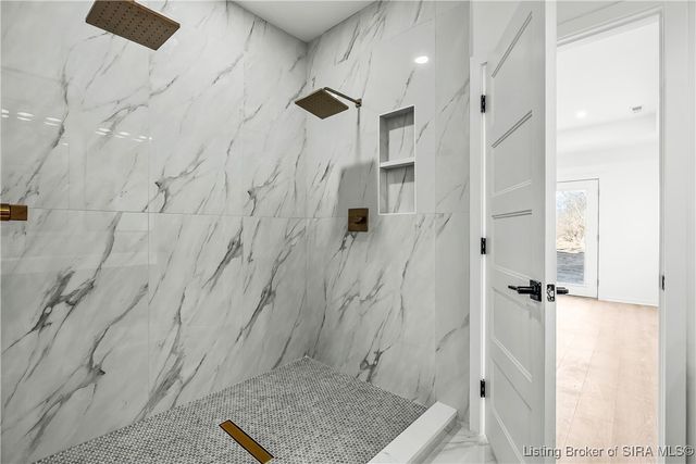 1020 Ridgeview Drive, Jeffersonville, IN 47130