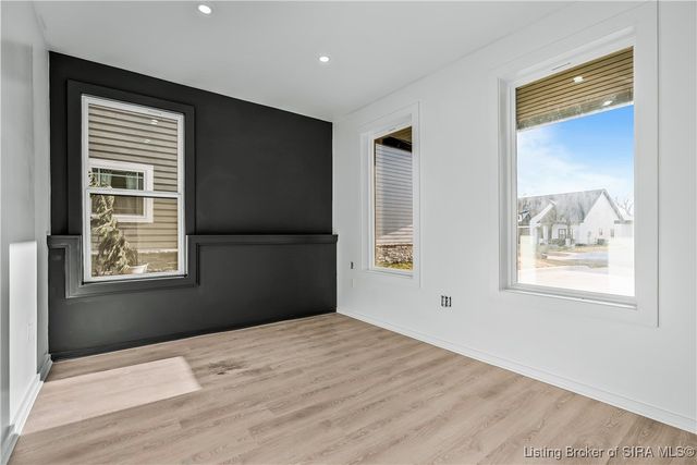 1020 Ridgeview Drive, Jeffersonville, IN 47130