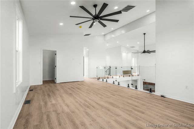 1020 Ridgeview Drive, Jeffersonville, IN 47130