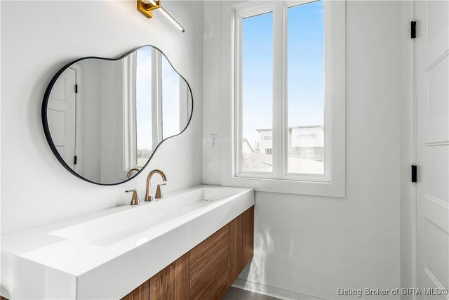 1020 Ridgeview Drive, Jeffersonville, IN 47130